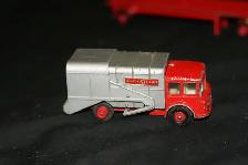 MATCHBOX LESNEY KING SIZE LOT TRACTOR TRANSPORTER W BLUE TRACTOR - Photo 6