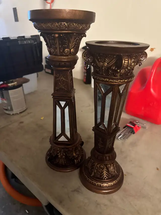 2 candle holders