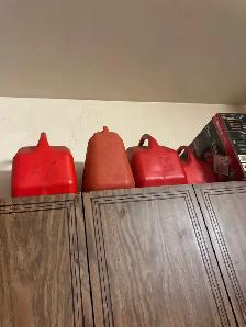 4 Jarry cans gor sale