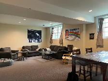 Student Room available. 700$/month. 5 minute walk to Western U - Photo 2
