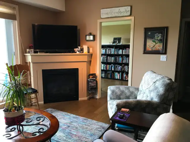 Fairway Estates Condo Sylvan Lake 4th Floor Golf Course Side