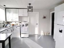 Full 3 Bedroom Suite - Photo 5