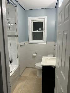 Main Floor Private Room for Rent from October 1 in Scarborough - Photo 4