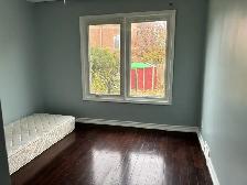Main Floor Private Room for Rent from October 1 in Scarborough - Photo 7