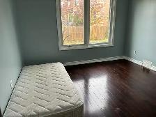 Main Floor Private Room for Rent from October 1 in Scarborough - Photo 8