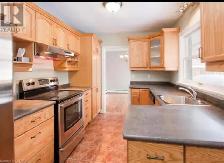 5 Bedroom 2 Bath. 441 Sarnia Rd. Sept 2026 1 year. FEMALES ONLY - Photo 2