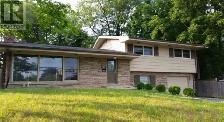 5 Bedroom 2 Bath. 441 Sarnia Rd. Sept 2026 1 year. FEMALES ONLY - Photo 5