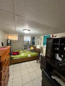 5 Bedroom 2 Bath. 441 Sarnia Rd. Sept 2026 1 year. FEMALES ONLY - Photo 8