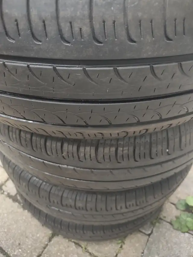 195-65R15x4 pneus été Nexen en bon état