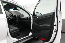 2020 Hyundai Tucson ULTIMATE! FULLY LOADED! Leather, Bluelink, - Photo 31
