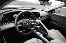 2025 Hyundai Elantra Luxury ALMOST NEW, Leather, Sunroof, Blueli - Photo 5