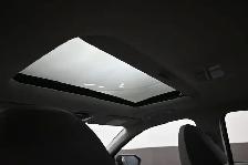 2025 Hyundai Elantra Luxury ALMOST NEW, Leather, Sunroof, Blueli - Photo 23
