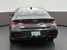 2025 Hyundai Elantra Luxury ALMOST NEW, Leather, Sunroof, Blueli - Photo 35