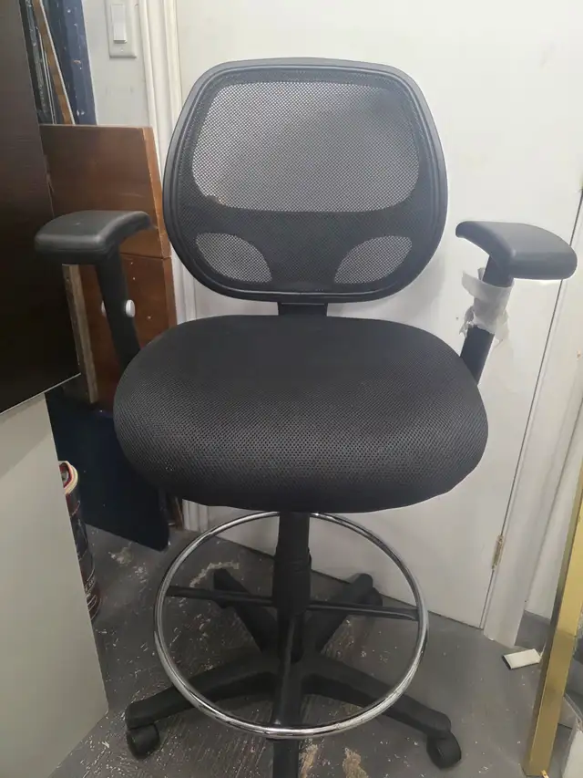 Black Mesh Computer Drafting Chair