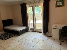 Room for Rent- three minutes walk to UTM - Photo 2