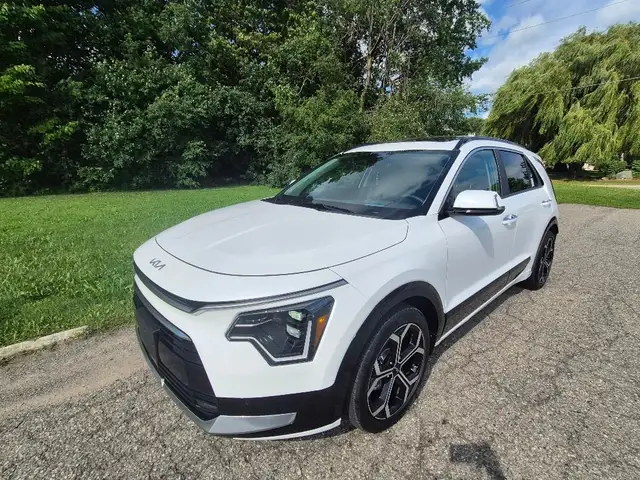 2026 Kia Niro SX FWD