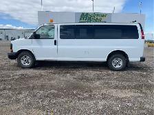2015 GMC Savana - Photo 2