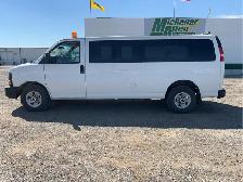 2015 GMC Savana - Photo 2