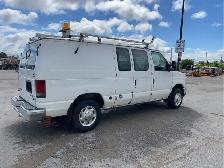 2010 Ford E-Series - Photo 5