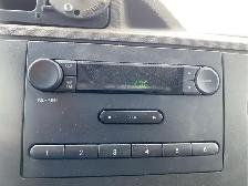 2010 Ford E-Series - Photo 13