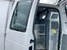 2010 Ford E-Series - Photo 26