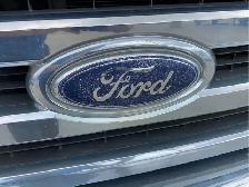 2010 Ford E-Series - Photo 30