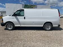 2014 GMC Savana - Photo 2