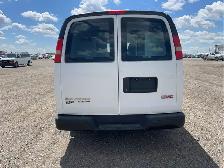 2014 GMC Savana - Photo 4