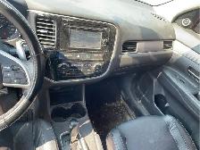 2014 Mitsubishi Outlander - Photo 12