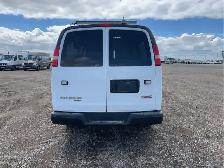 2015 GMC Savana - Photo 4