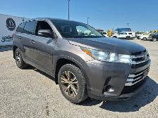 2017 Toyota Highlander - Photo 3