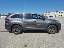2017 Toyota Highlander - Photo 4