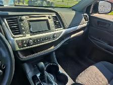 2017 Toyota Highlander - Photo 16