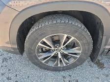 2017 Toyota Highlander - Photo 19