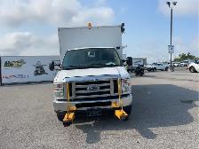 2014 Ford E-Series - Photo 2