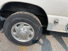 2011 Ford E-Series - Photo 20