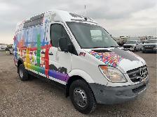 2012 Mercedes-Benz Sprinter - Photo 2