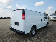 2019 Chevrolet Express - Photo 4