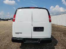 2019 Chevrolet Express - Photo 8