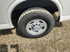 2019 Chevrolet Express - Photo 19