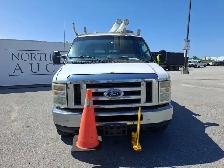 2010 Ford E-Series - Photo 2