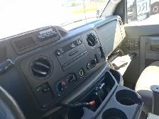 2010 Ford E-Series - Photo 12