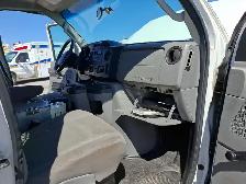 2010 Ford E-Series - Photo 17