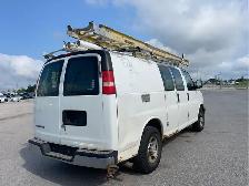 2009 Chevrolet Express - Photo 5