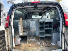 2009 Chevrolet Express - Photo 18