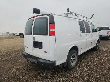 2011 GMC Savana - Photo 4