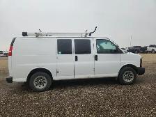 2011 GMC Savana - Photo 8