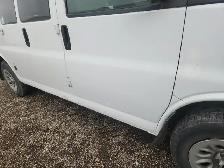 2011 GMC Savana - Photo 30