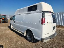 1999 Chevrolet Express - Photo 3