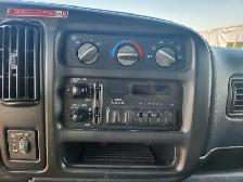 1999 Chevrolet Express - Photo 13